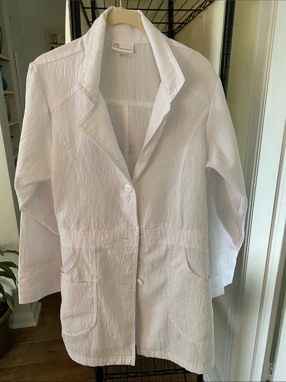 WonderWink Women's White lightweight Lab Coat